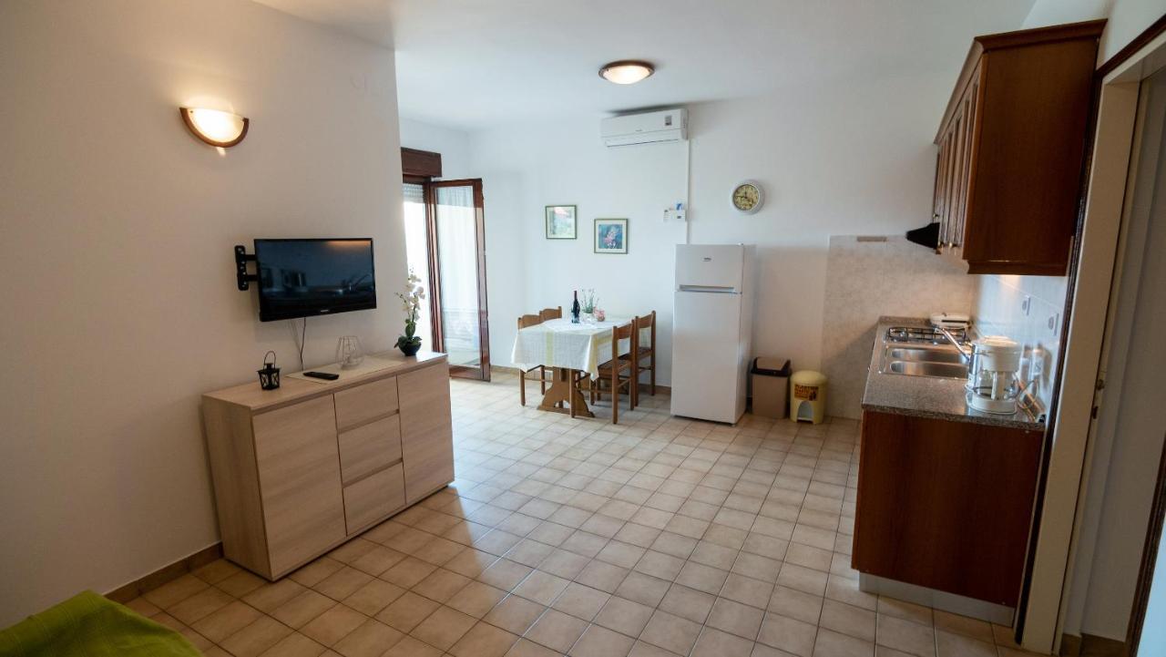 Apartments Dokovic Barbat na Rabu エクステリア 写真